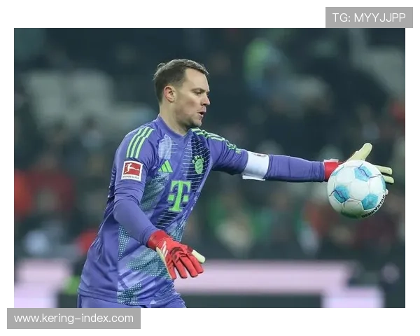 拜仁诺伊尔回归首发，扑救关键球展现门神实力